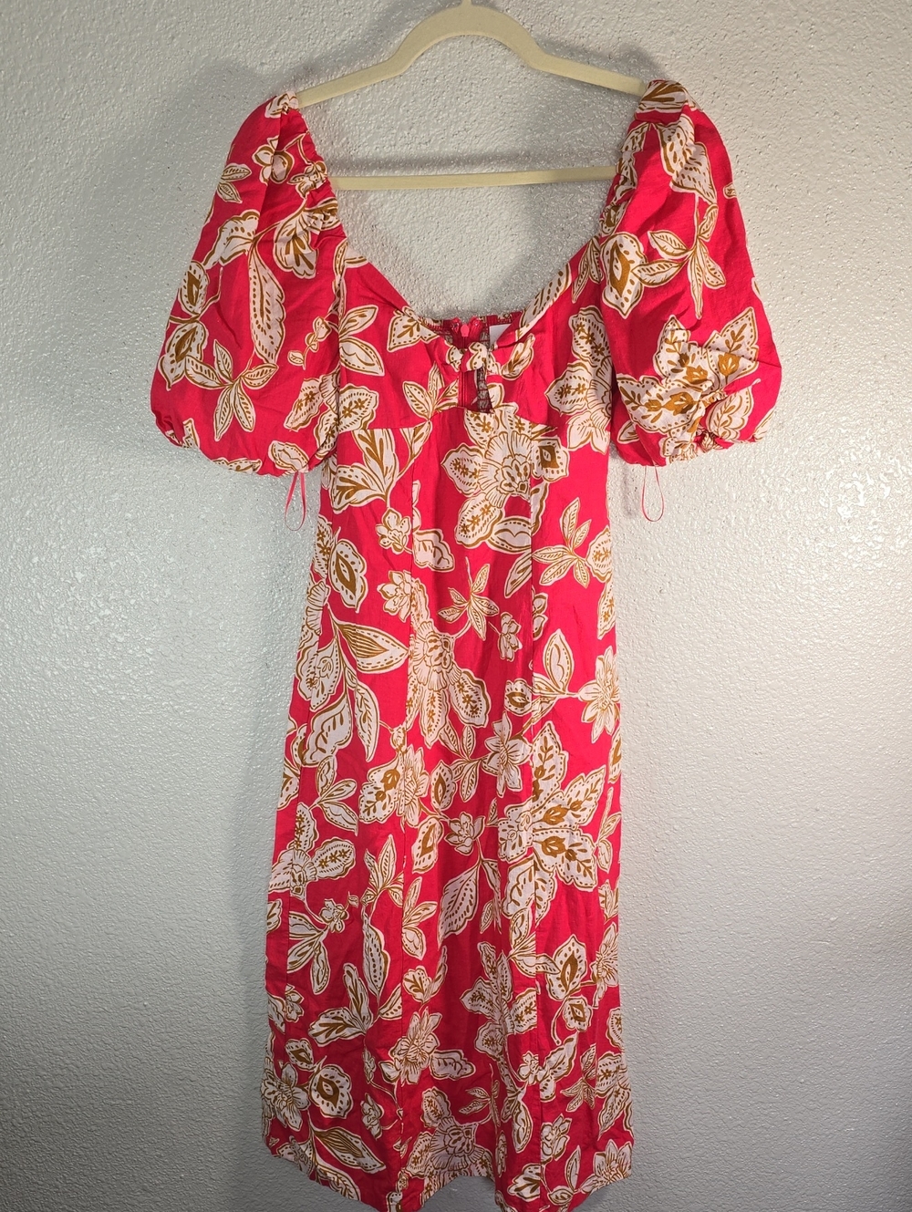 Every Women's Floral Puff-Sleeve Midi Dress in Hot Pink